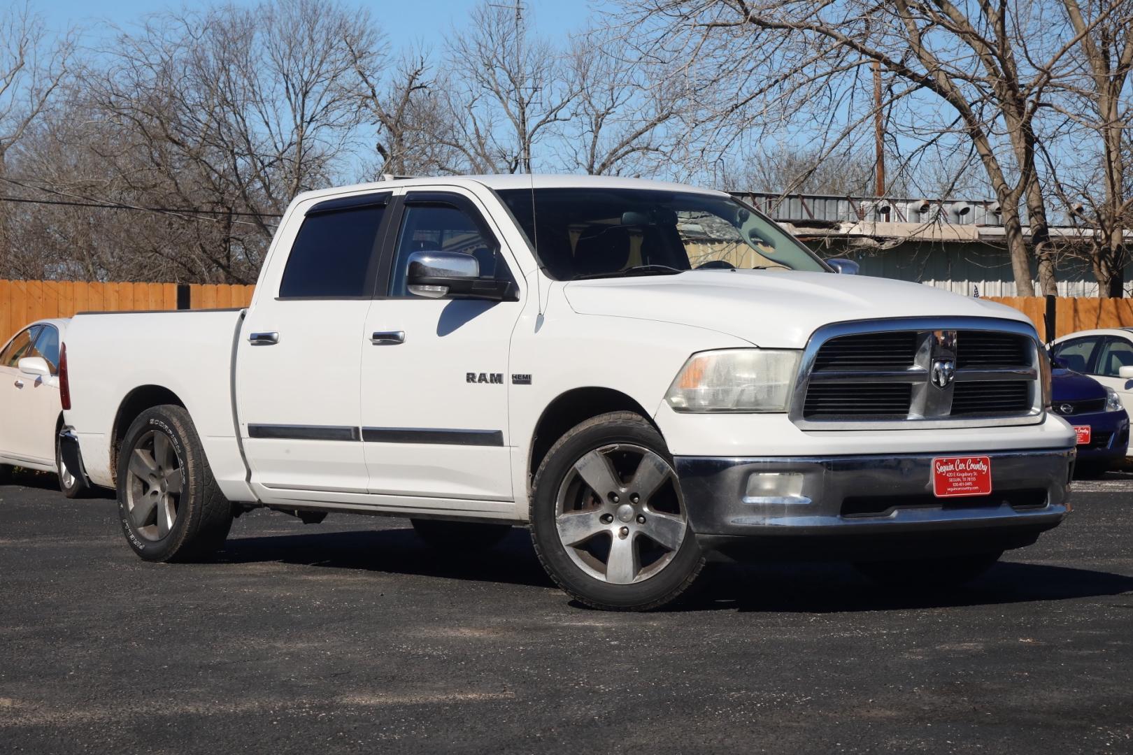 2010 WHITE RAM 1500 SLT Crew Cab 2WD (1D7RB1CT9AS) with an 5.7L V8 OHV 16V engine, 5-SPEED AUTOMATIC transmission, located at 420 E. Kingsbury St., Seguin, TX, 78155, (830) 401-0495, 29.581060, -97.961647 - Photo#0